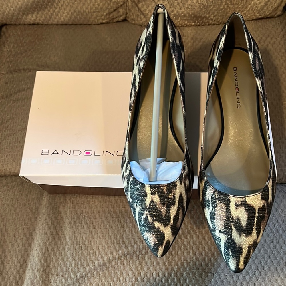 Never worn Bandolino low  wedge  leopard shoe pointed toe
